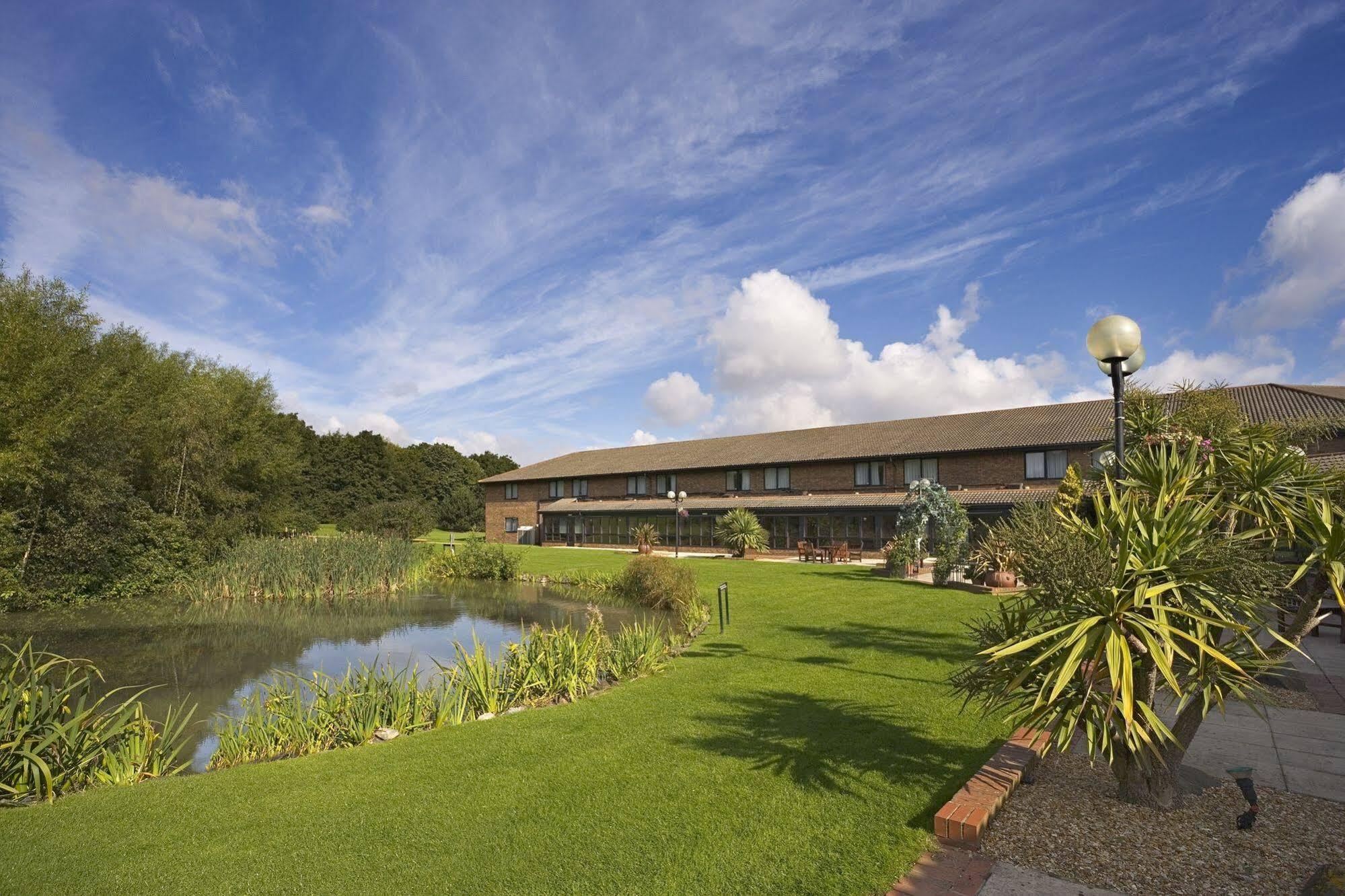 Delta Hotels By Marriott Peterborough Eksteriør billede